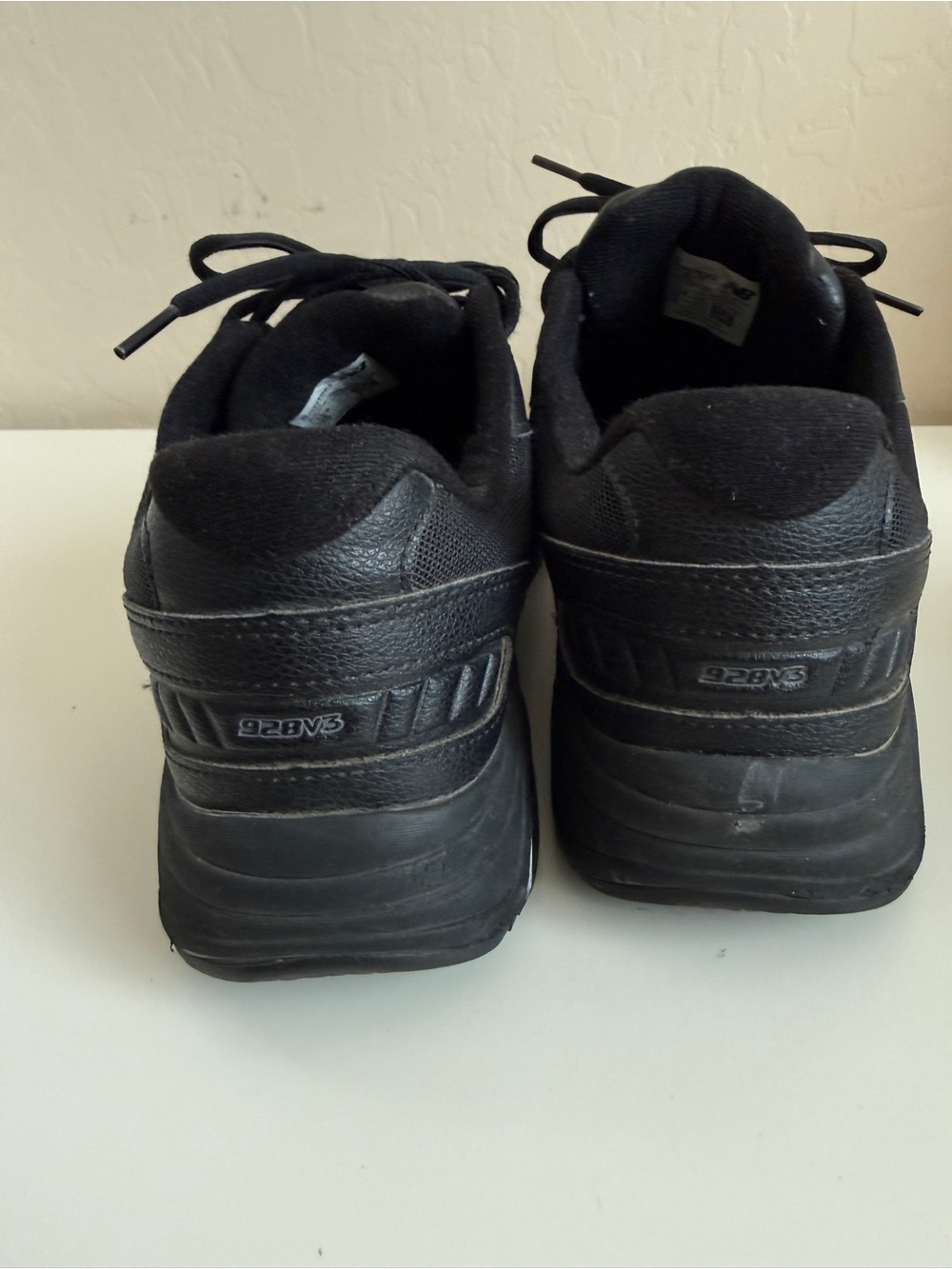 New Balance Men's 928V3 Black Leather Athletic Walking Sneakers Size 11 - Picture 6 of 8